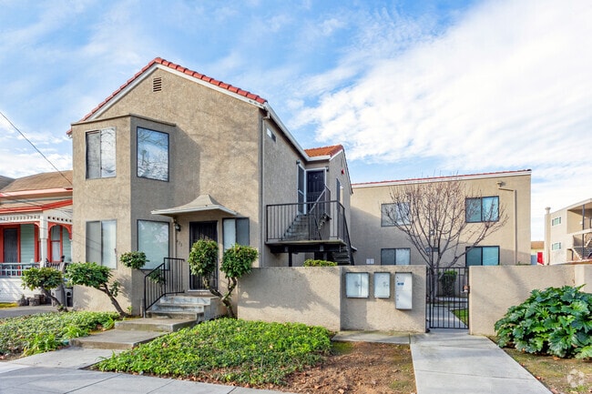 Building Photo - Polaris Apartments
