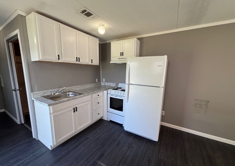 Building Photo - 2830 Mark Cir