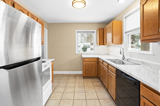 Building Photo - 2128 Windemere Ave