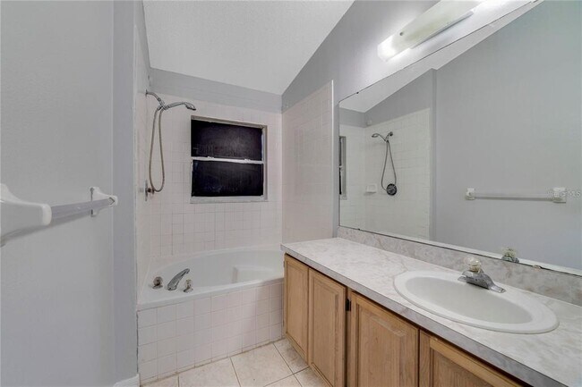 Building Photo - 2152 Rj Cir
