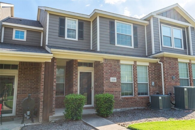 Building Photo - 2228 Stonepark Pl