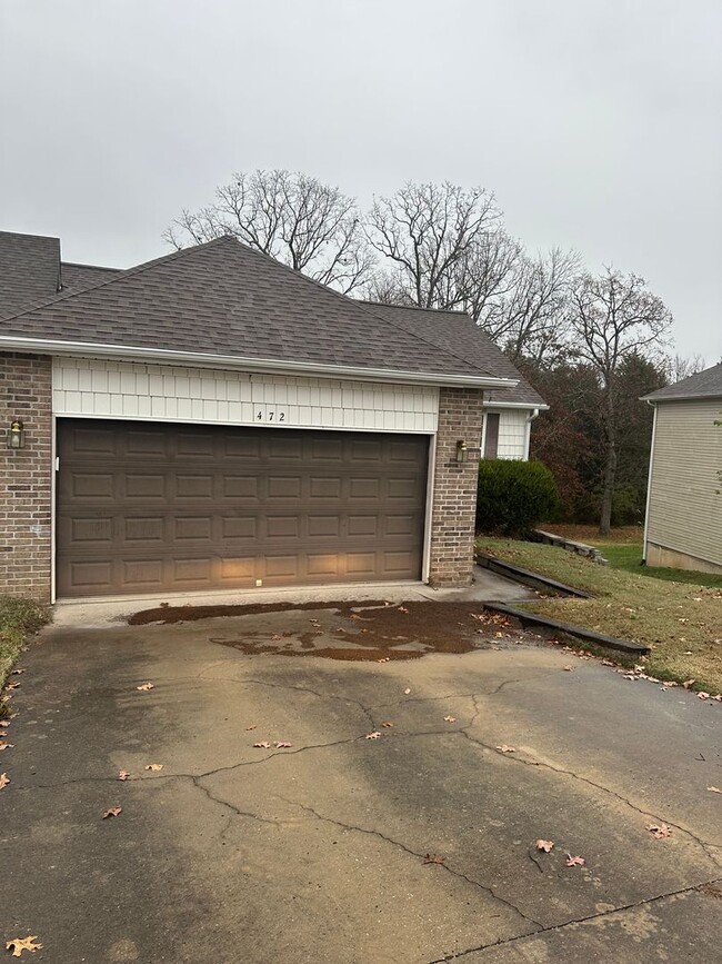 Primary Photo - Large patio home