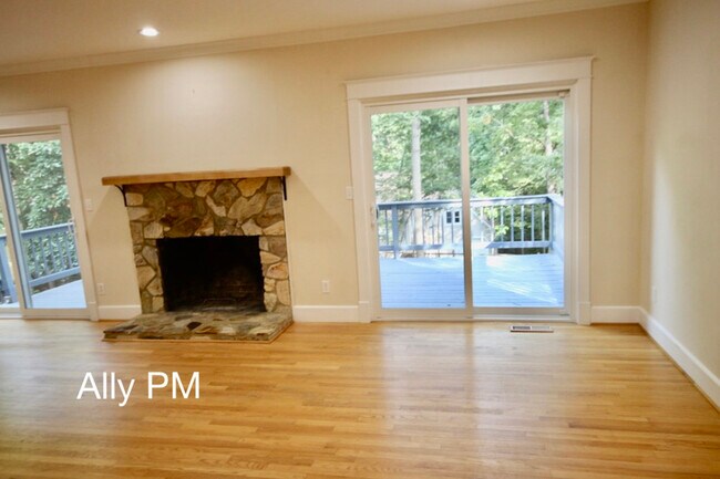 Building Photo - 1 Kanawha Ct