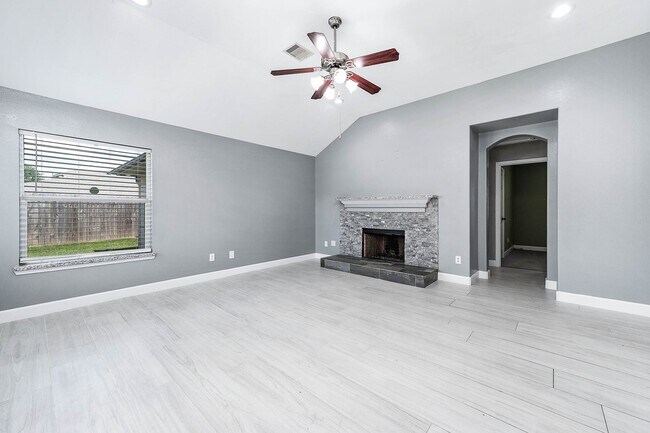 Building Photo - 5006 Riverbridge Ct