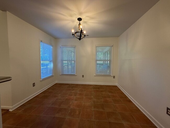 Building Photo - Beautiful Pet-Friendly, 3 Bedroom, 2 Bath House in Bogart, Georgia on 1-acre lot