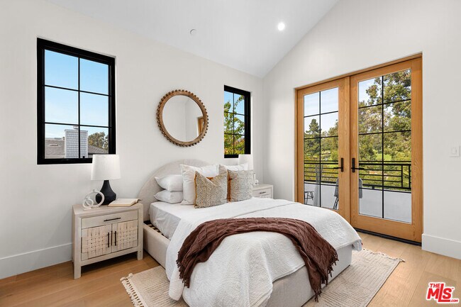 Building Photo - 2565 Patricia Ave