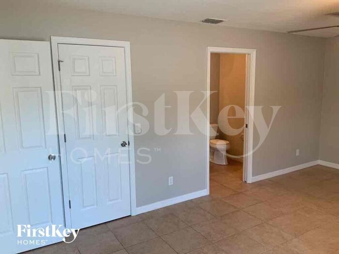 Building Photo - 11093 Sunnydale Ave