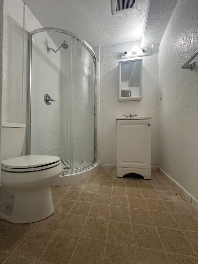 Primary Photo - 746 47th Ave