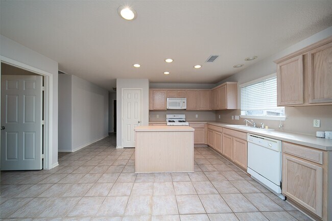 Building Photo - 4710 Shane Creek Ln