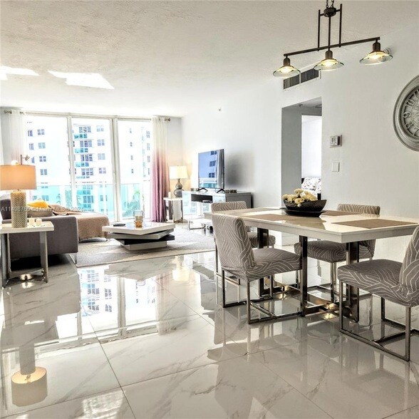 Building Photo - 3000 S Ocean Drive Unit 510