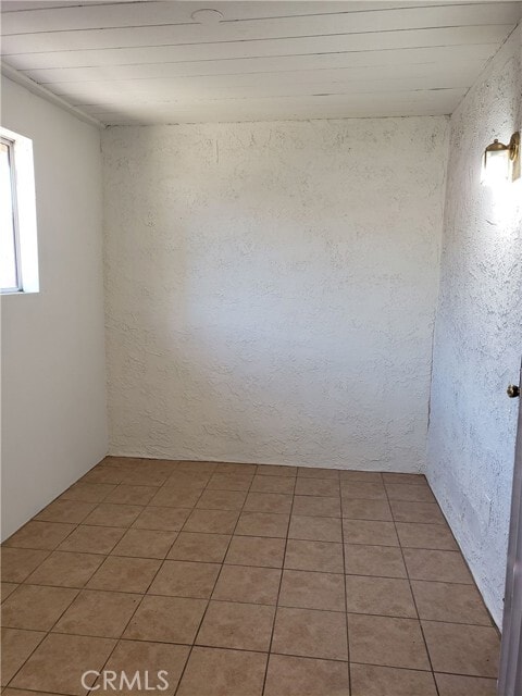 Building Photo - 16001 Green Hill Dr