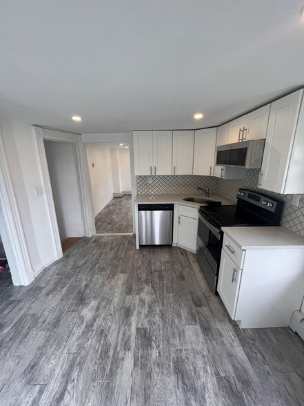 Building Photo - 349 Bellmore Rd