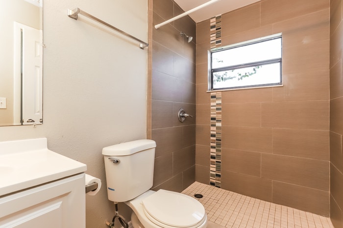 Building Photo - 1901 Derbywood Dr