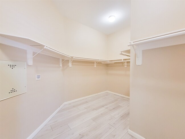 Building Photo - 9514 Garnet Falls Ln