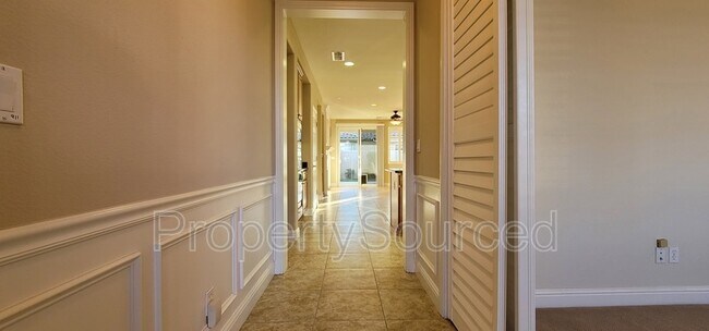 Building Photo - 2339 Shadow Berry Dr