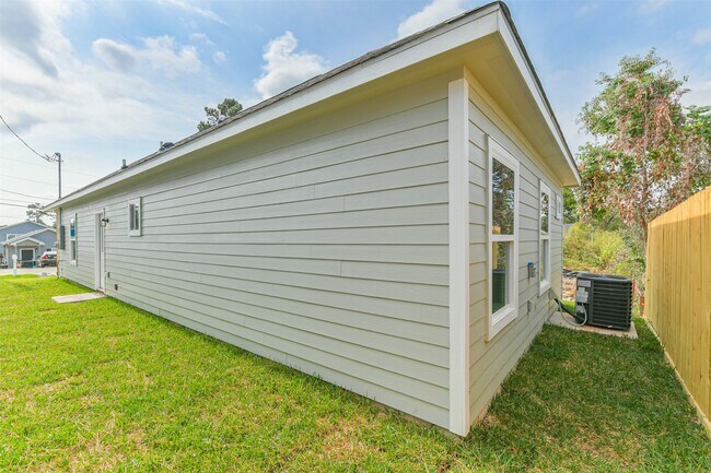 Building Photo - 16922 W Forrestal