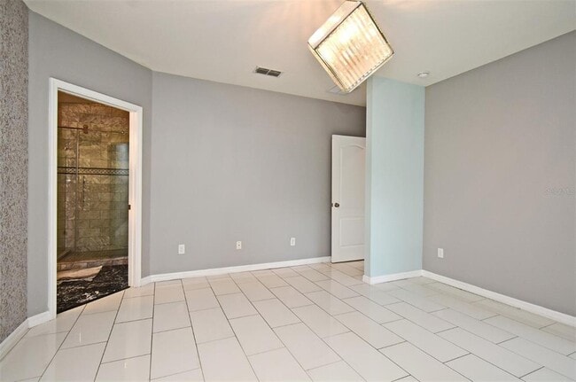 Building Photo - 475 Nadeau Way
