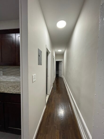 449 Mt Prospect 44 - 439 Mount Prospect Ave