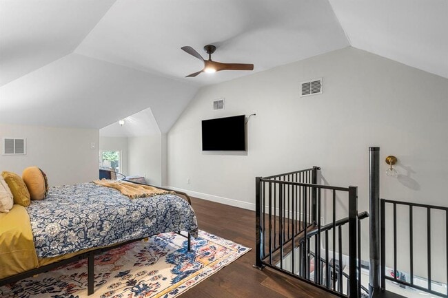 Building Photo - 1003 Romeria Dr