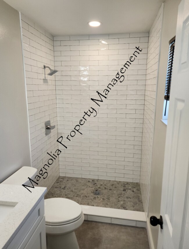 Building Photo - Winter Park - Newly Remodeled 3/2