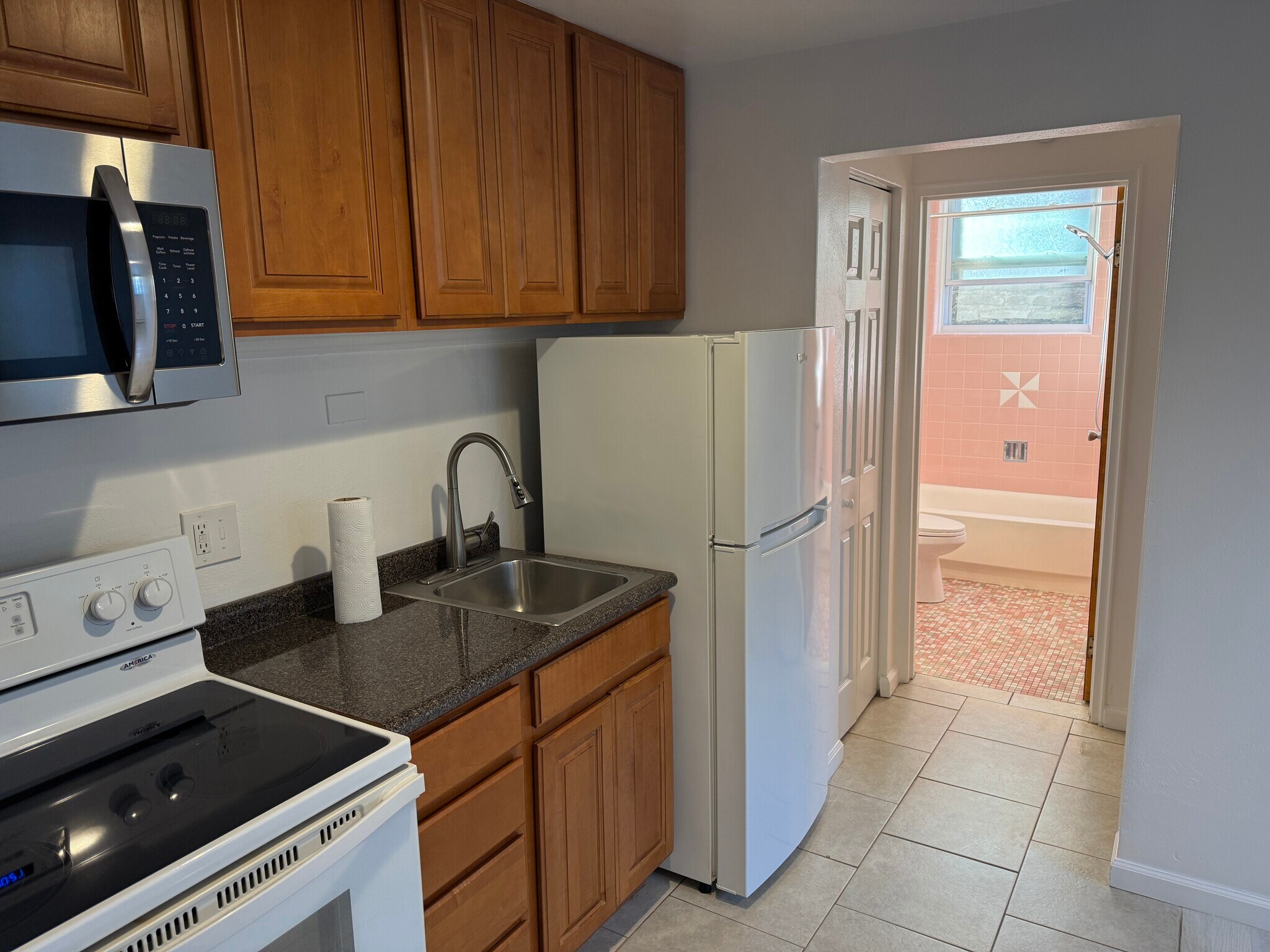 Building Photo - 3313 Camvic Ter