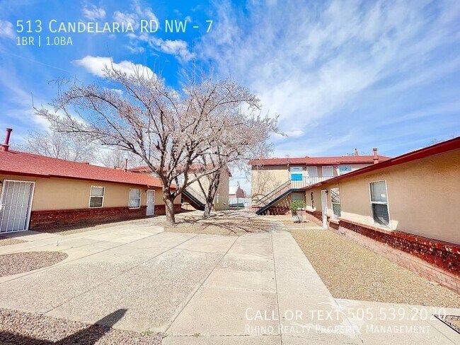 Building Photo - 513 Candelaria Rd NW