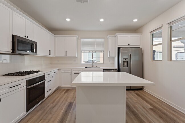 Building Photo - 839 Cranberry Way