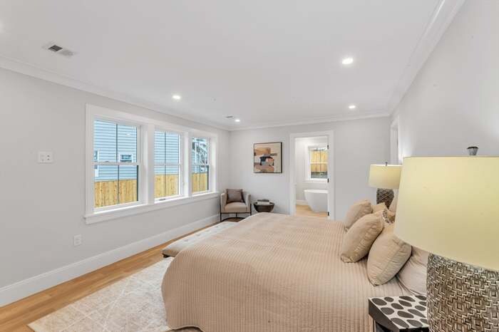 Building Photo - 417 Poplar St