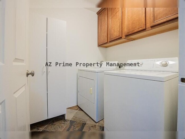Building Photo - 4922 N 42nd Way