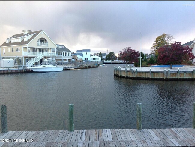 Building Photo - 46 Longpoint Dr