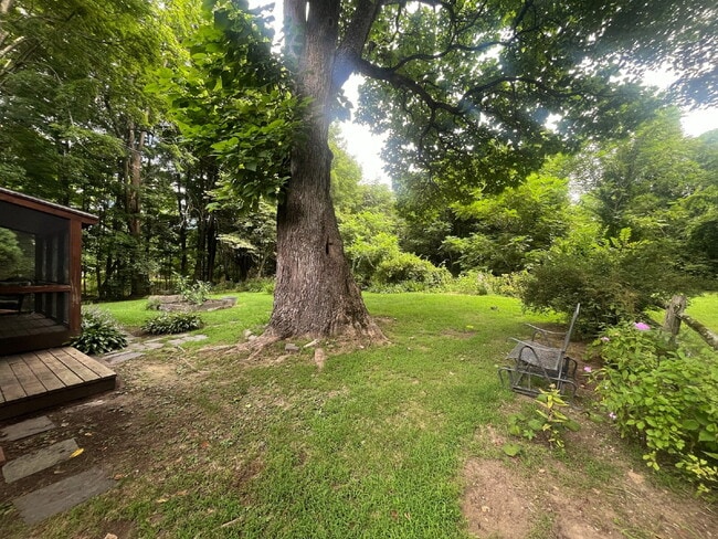 Building Photo - Charming Single Family 2 Bed/1 Bath in Groton!