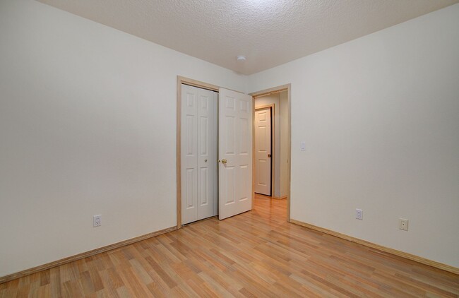 Building Photo - Single Level In Heart of Salmon Creek