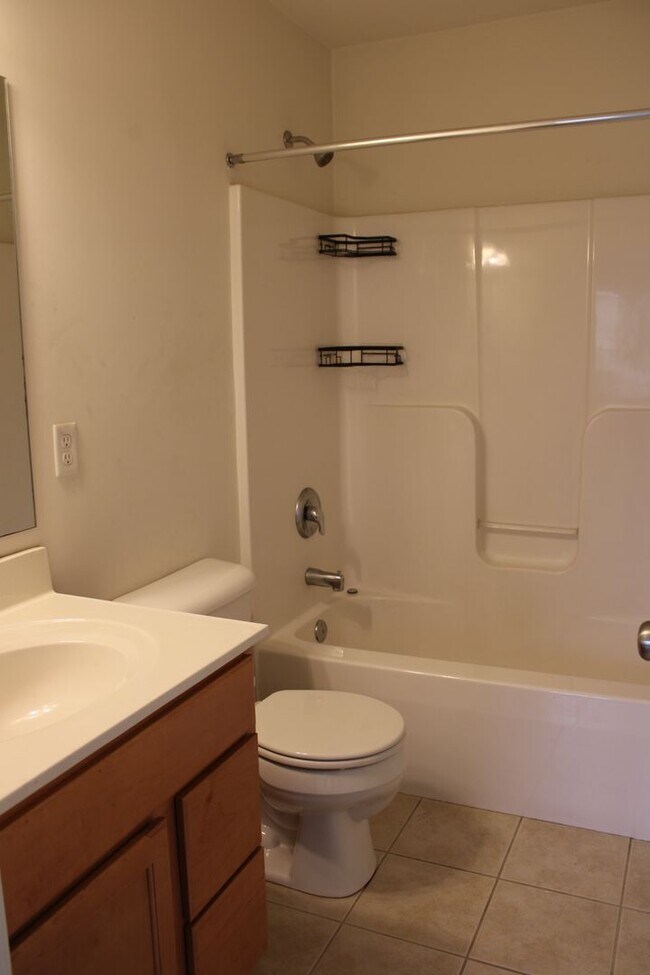 Building Photo - 1236 Ledge Dr