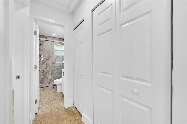 Building Photo - 5122 NE 19th Ave