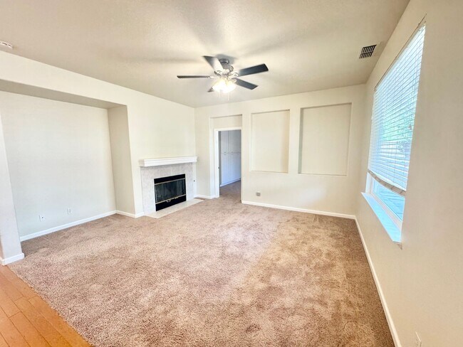 Building Photo - Beautiful 5 bed 3 bath Home in Wildhorse