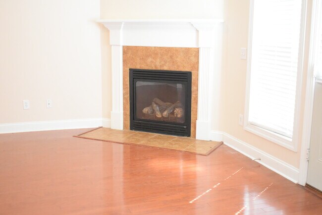 Building Photo - 1305 Wakefield Ct