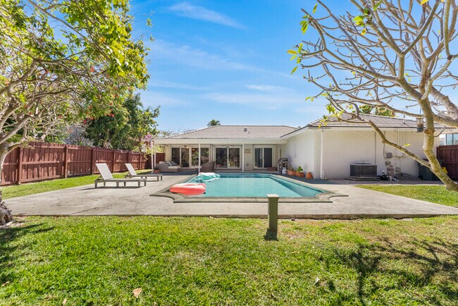 Building Photo - 401 NE 10th Terrace