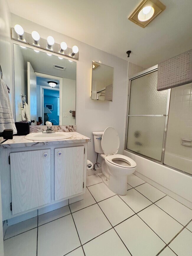 Building Photo - 2430 Deer Creek Country Club Blvd