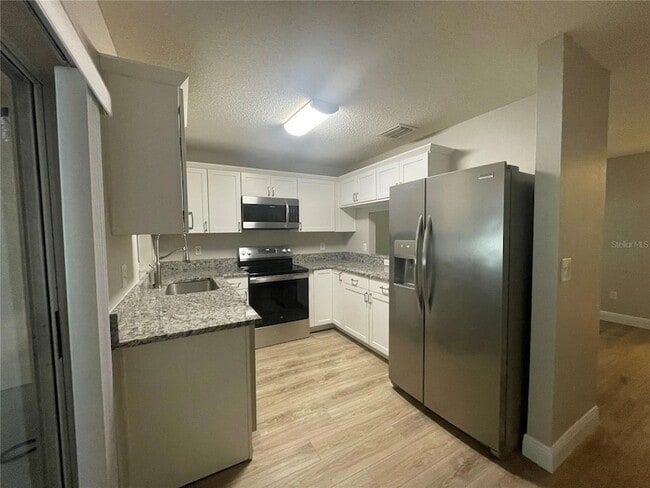 Building Photo - 2031 Fluorshire Dr