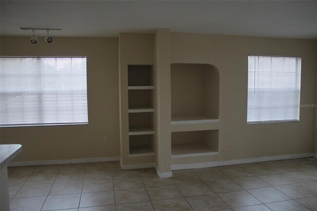 Building Photo - 13838 Fairway Island Dr