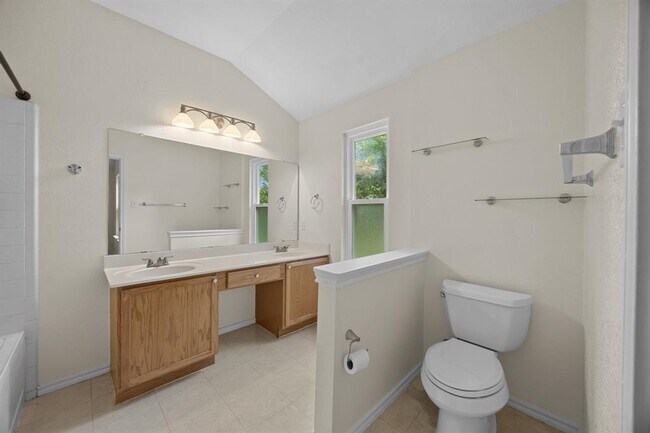 Building Photo - 1617 Abbey Ln