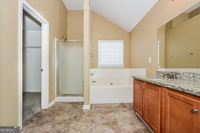 Building Photo - 6490 Grey Fox Way