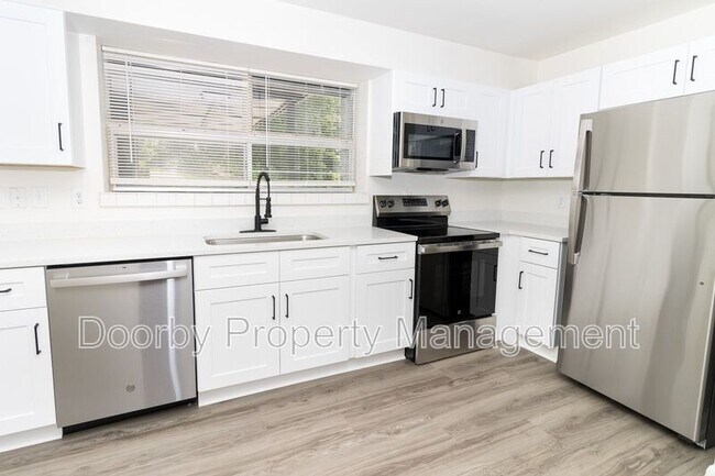 Building Photo - 513 Donaldson Rd