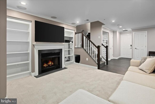 Building Photo - 2863 11th St N