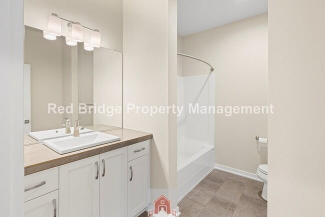 Building Photo - 17325 SW Goldcrest Ln