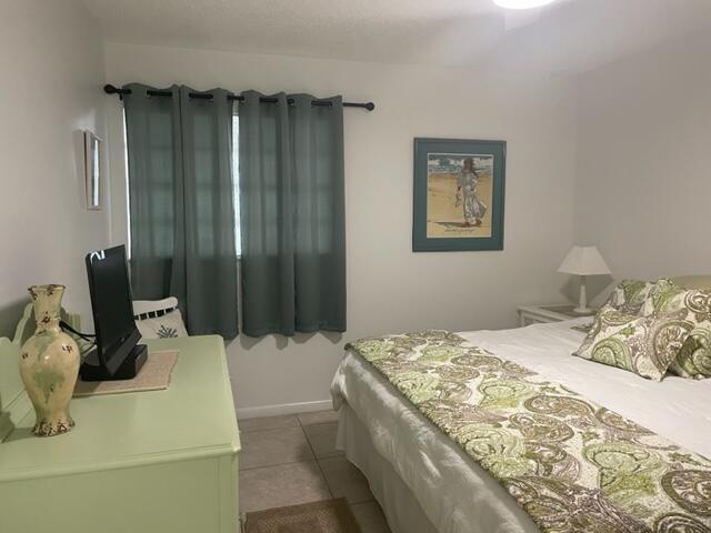 Building Photo - 137 Flanders C