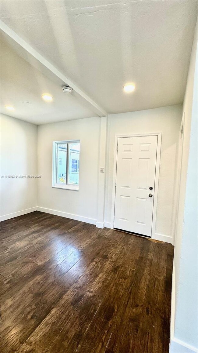 Building Photo - 2 bedroom in North Miami Beach FL 33179