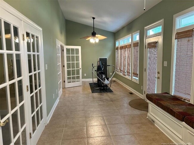 Building Photo - 4890 Independence Dr