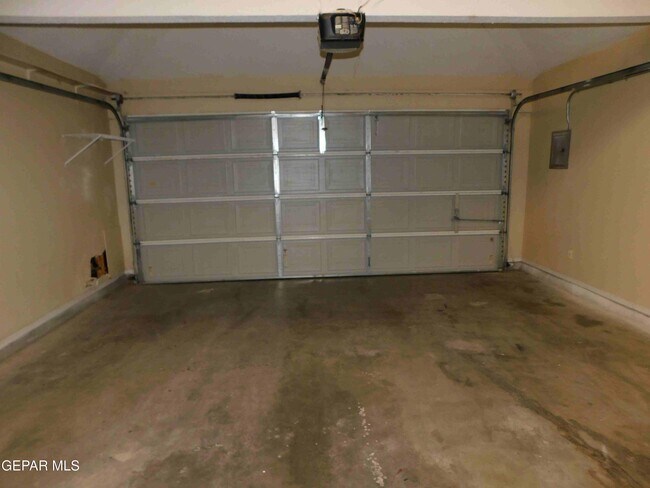 Building Photo - 8609 Pilgrimage Cir