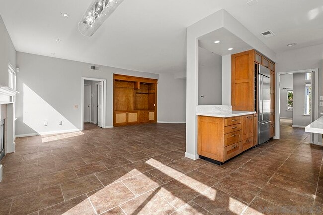 Building Photo - 4485 Sunset Bluffs Way